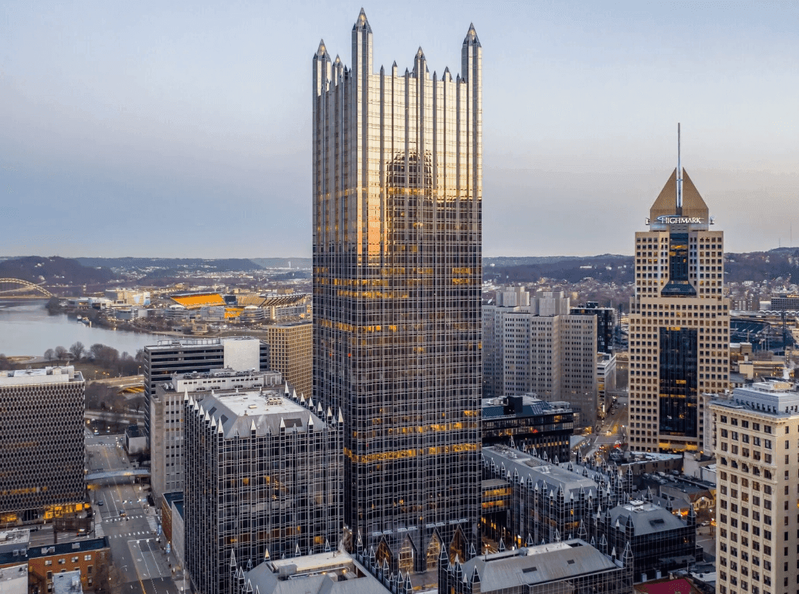Небоскреб One PPG Place в Питтсбурге