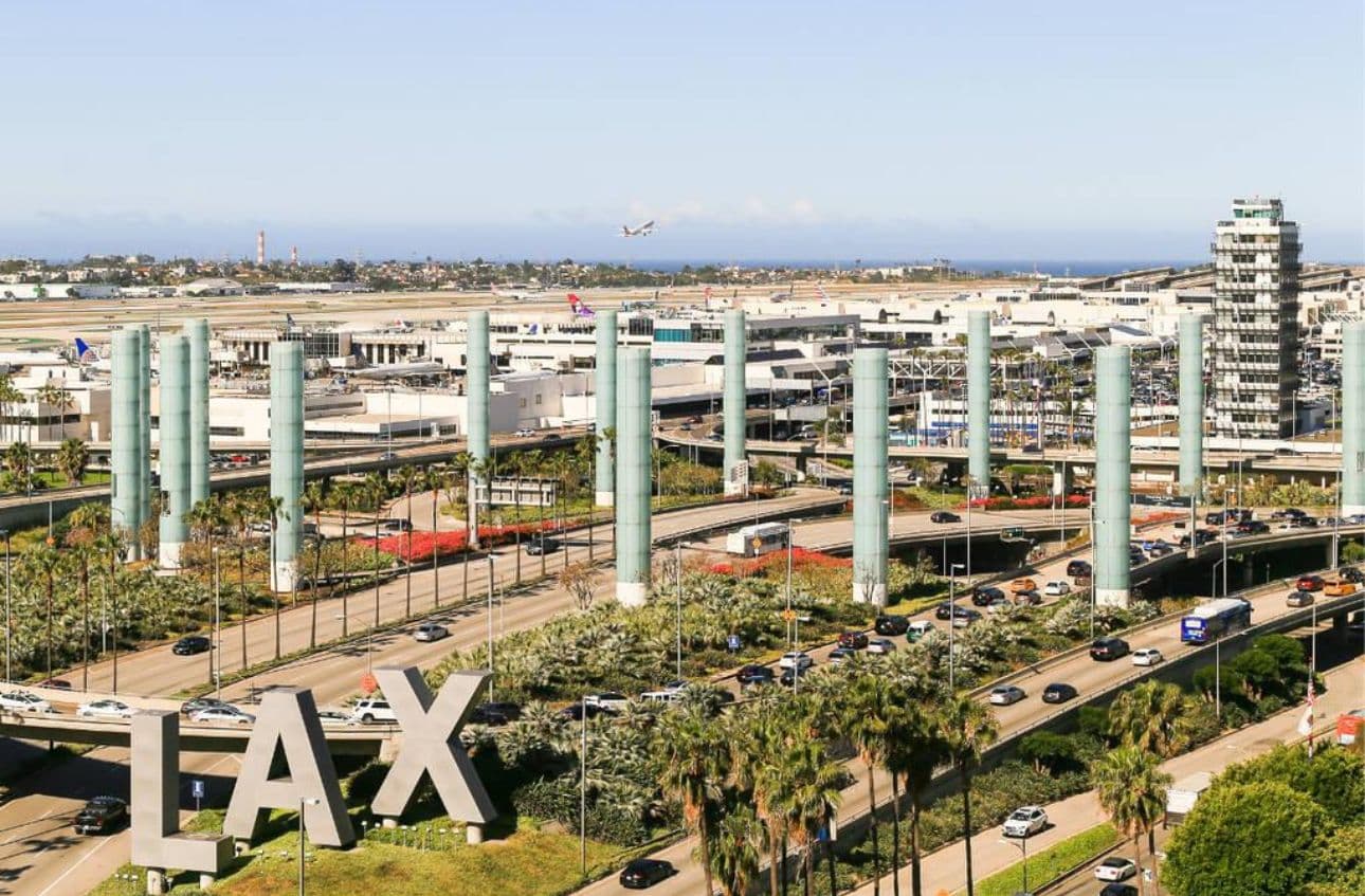 Аэропорт LAX в Лос-Анджелесе, конец тура
