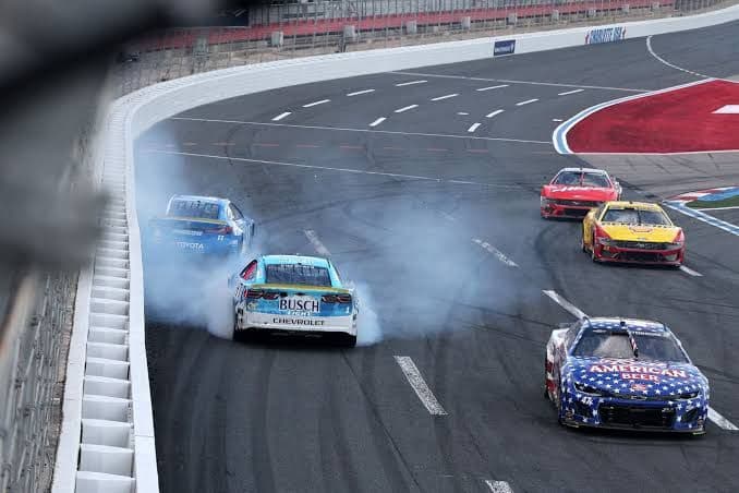 Гонка NASCAR на автодроме Шарлотт Мотор Спидвей, день 2 тура по Востоку и Югу США