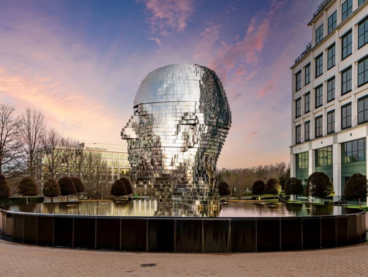 Скульптура METALmorphosis Давида Черного в туре по Востоку и Югу США