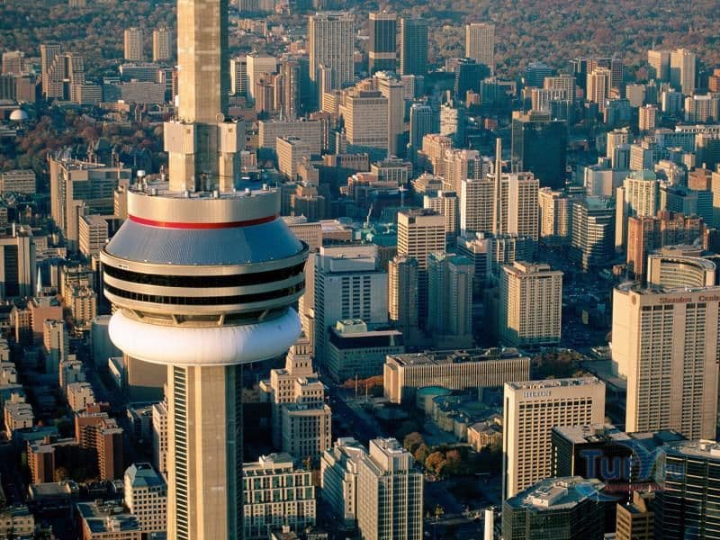 Башня Си-Эн Тауэр (CN Tower) в Торонто