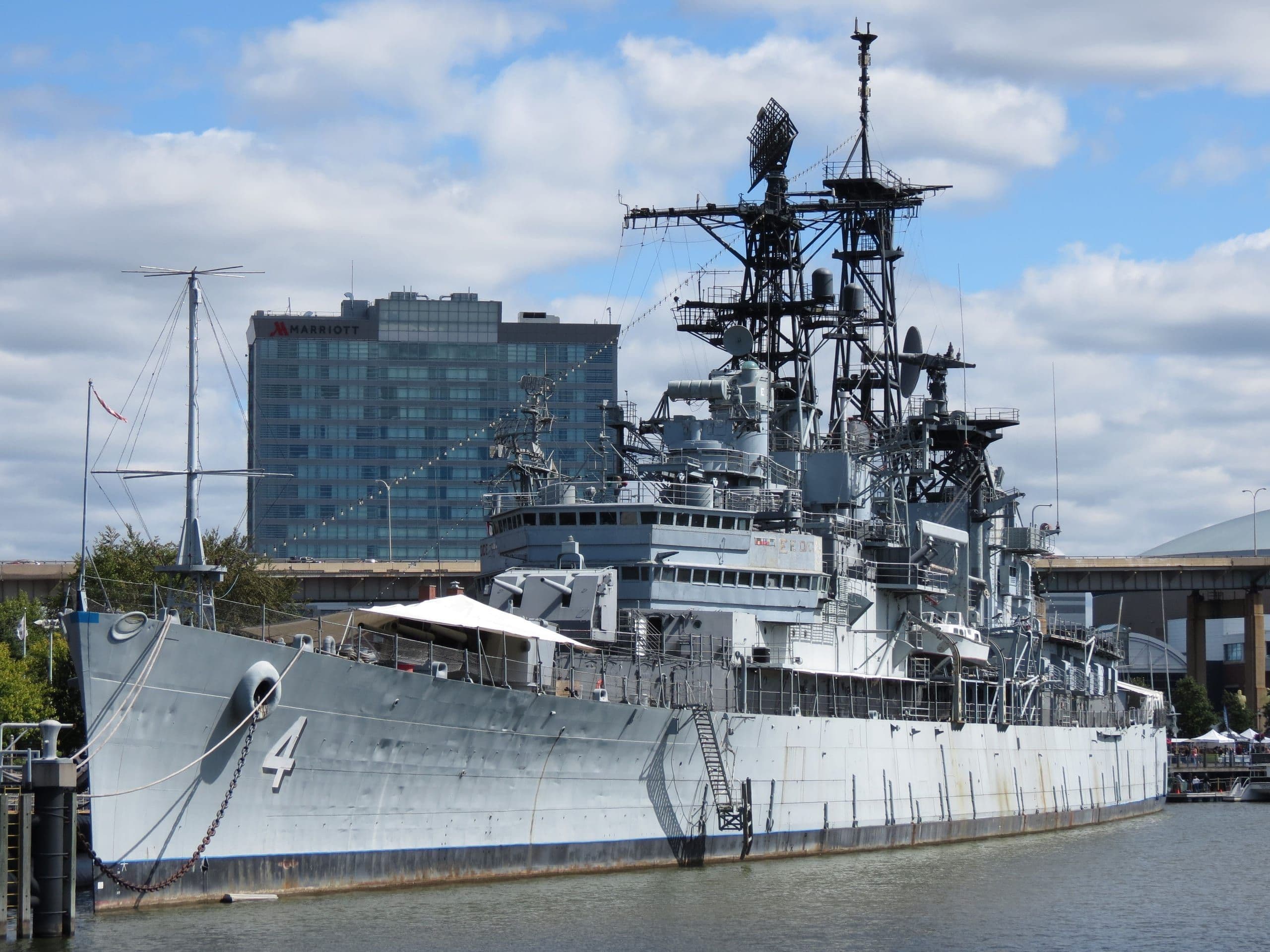 Ракетный крейсер USS Little Rock в Буффало
