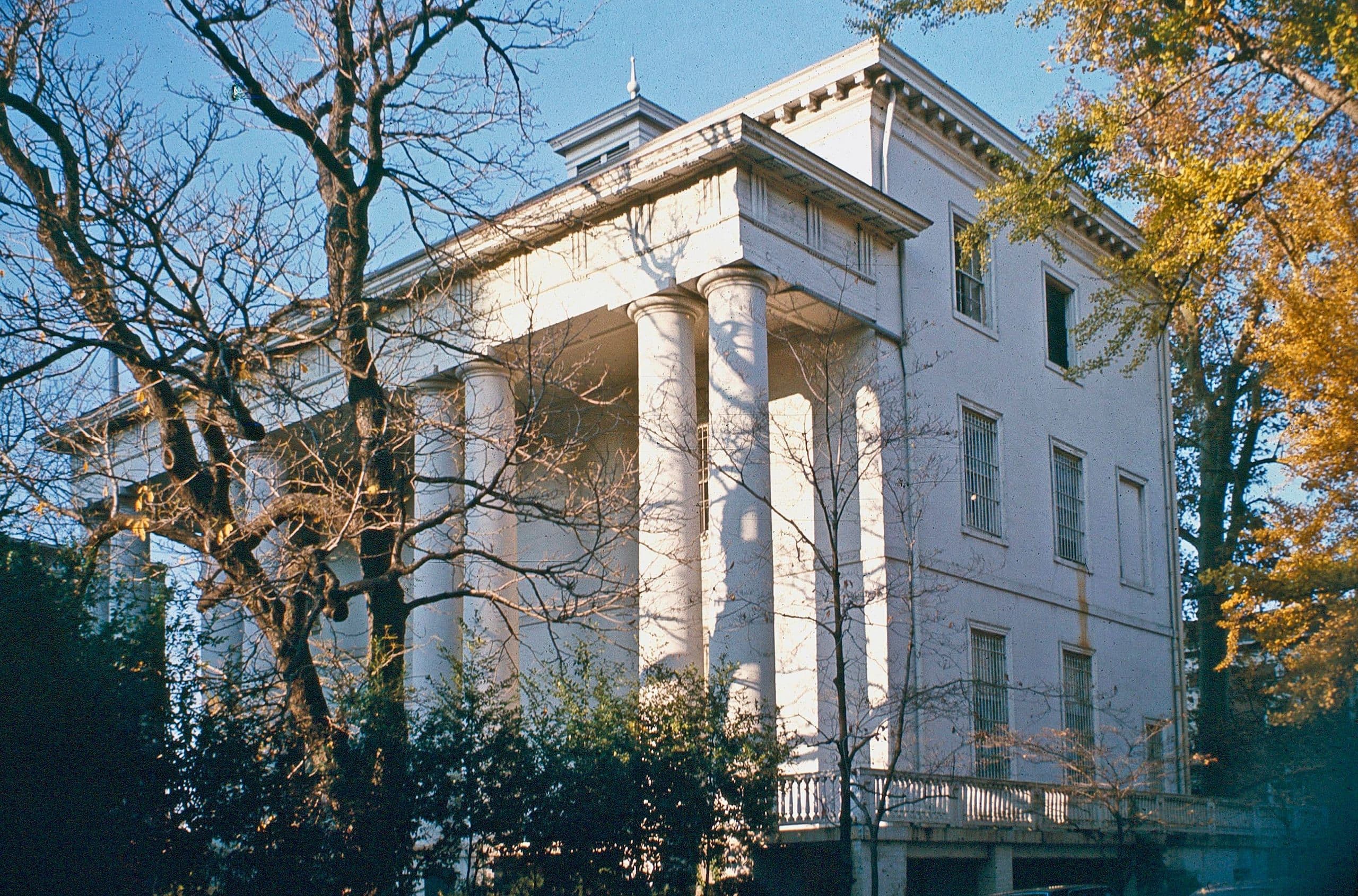 belyj-dom-konfederatov