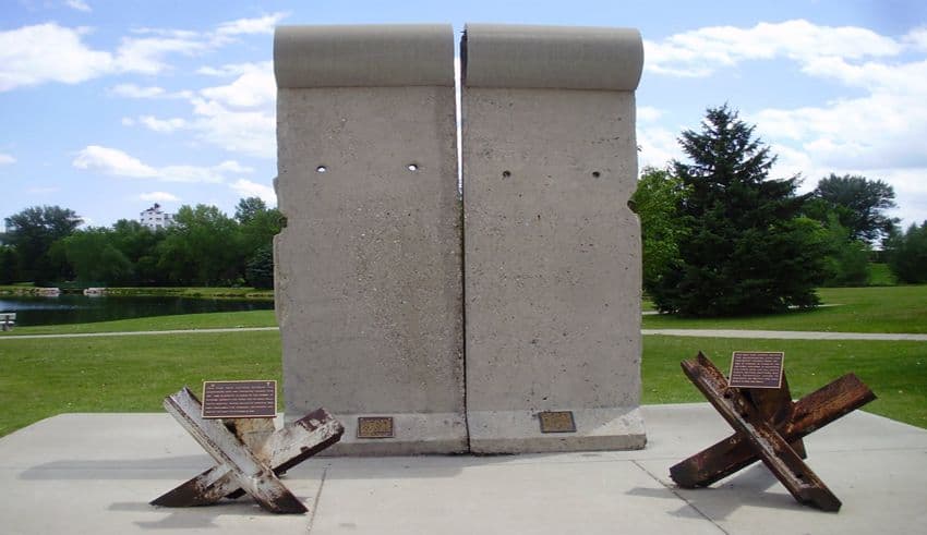 fragment-berlinskoj-steny