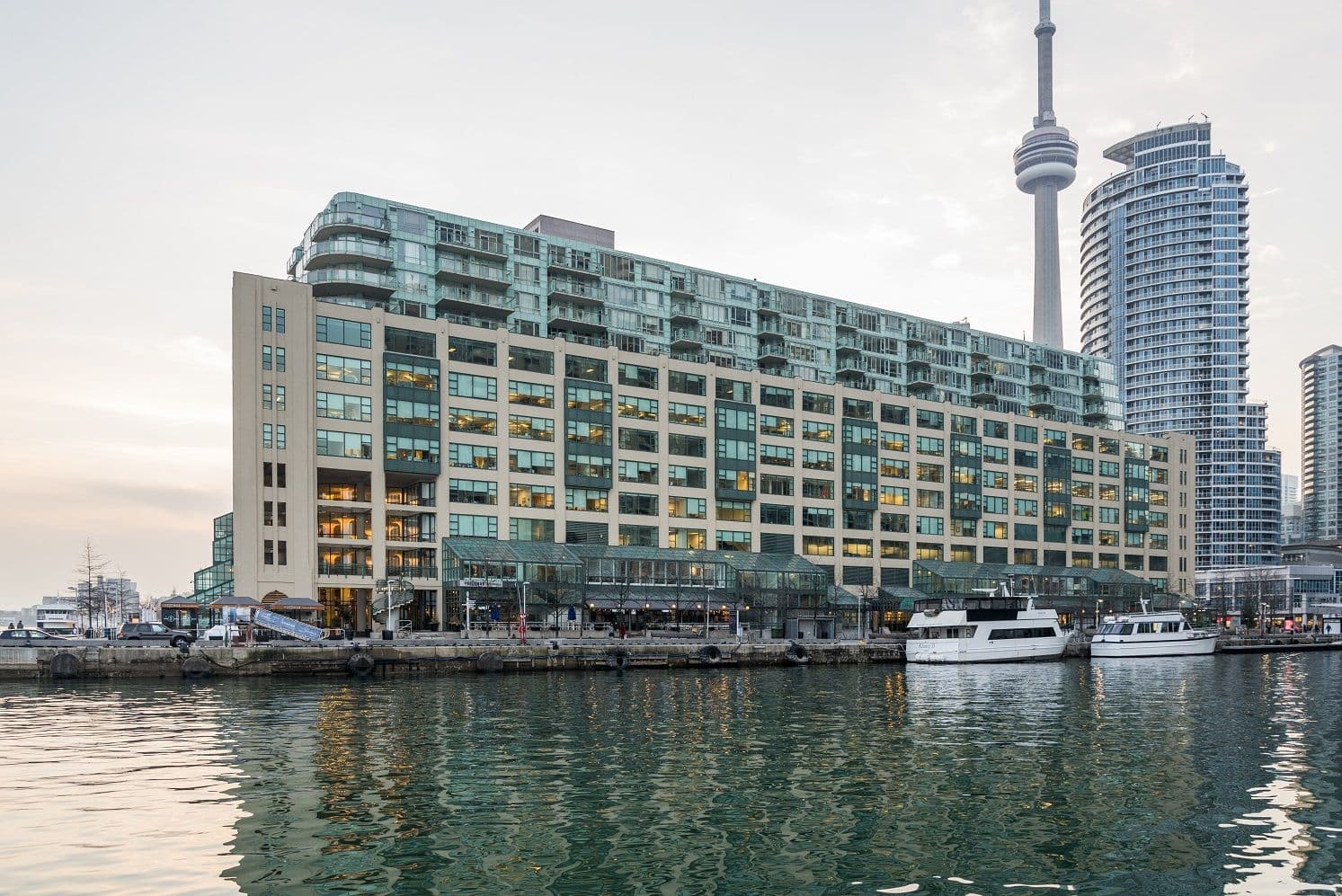 korolevskij-pirs-v-toronto
