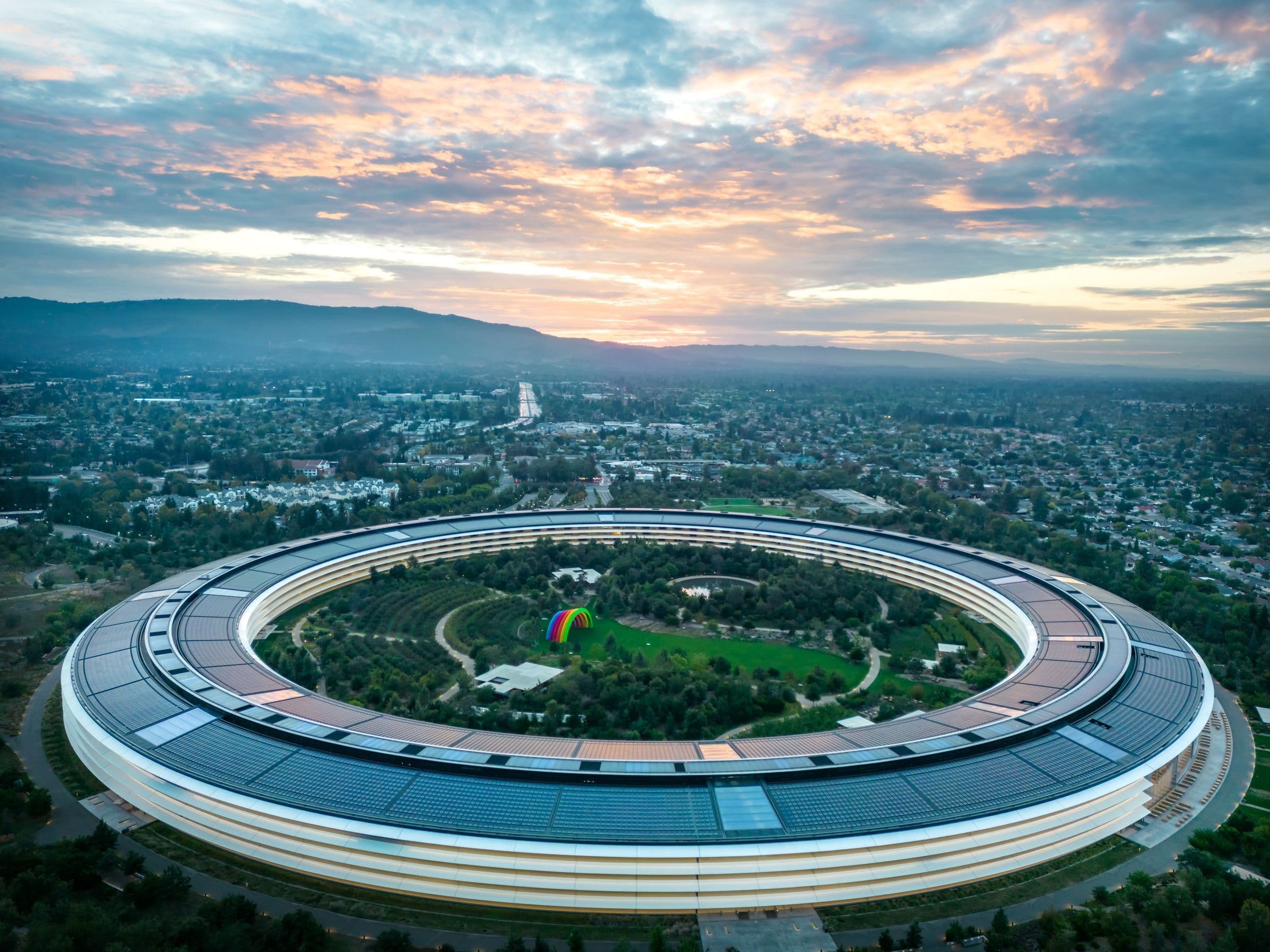 Кремниевая долина: кампус Apple Park в Купертино