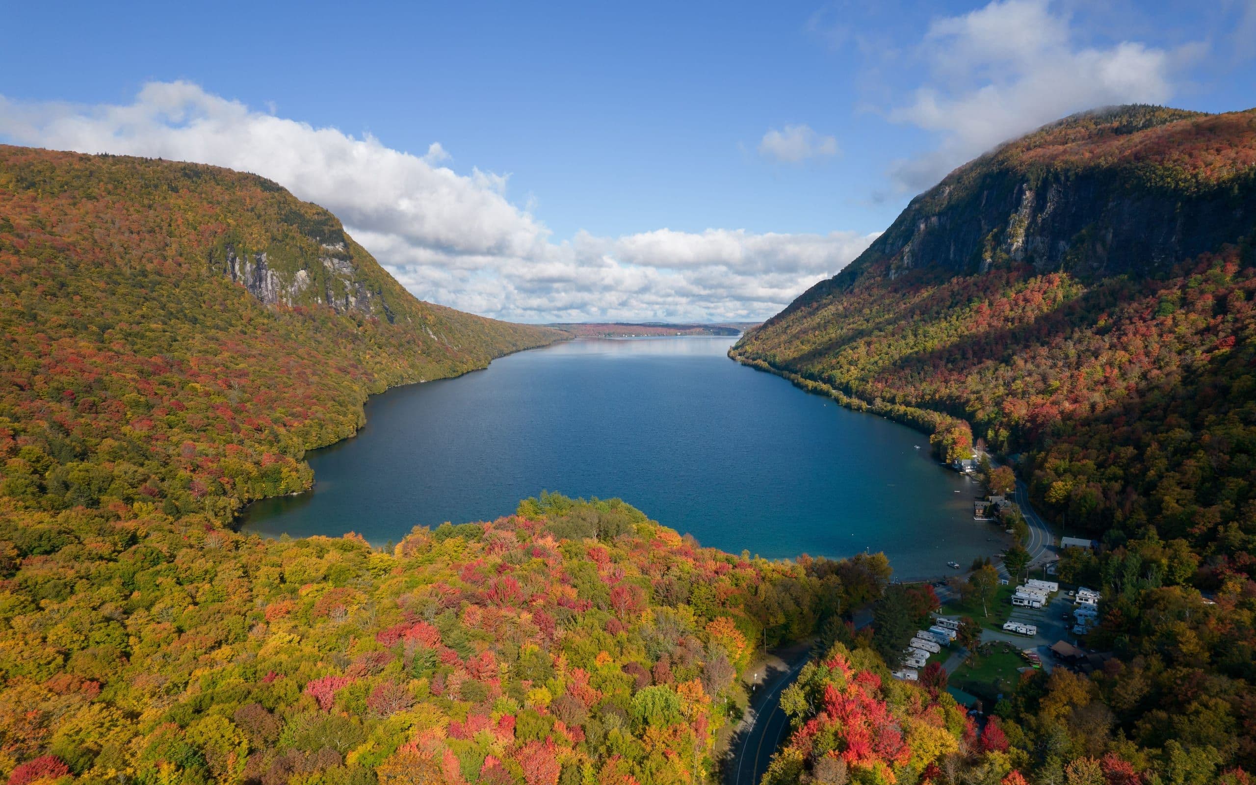 ozero-uilloubi-lake-willoughby