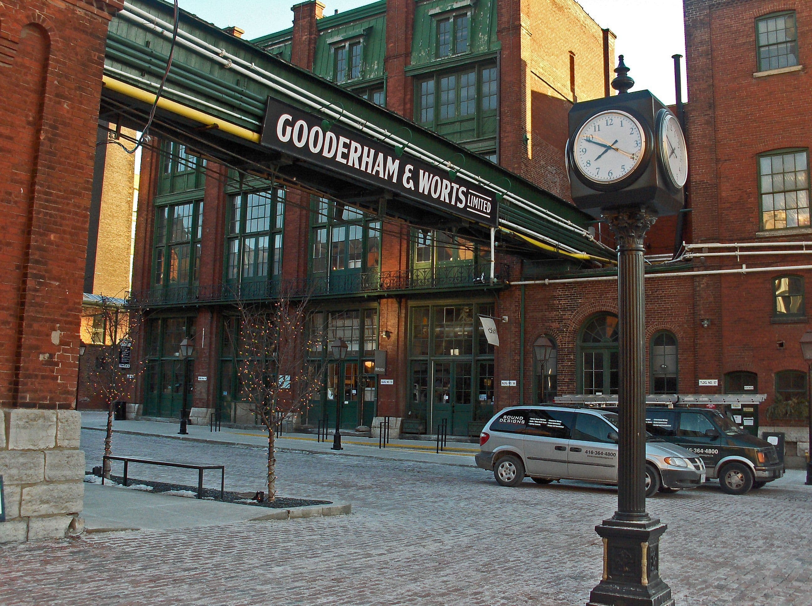 rajon-distillyator-distillery-district